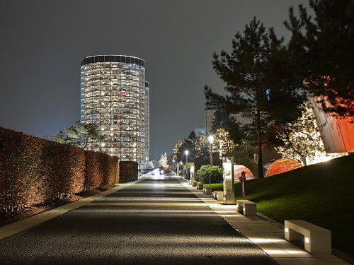 Wieże Samochodowe (AutoTürme) - widok od strony hotelu Ritz-Carlton