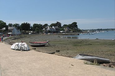 Widok na Zatokę Morbihan i port na Wyspie Mnichów L'Ile #aux #Moines