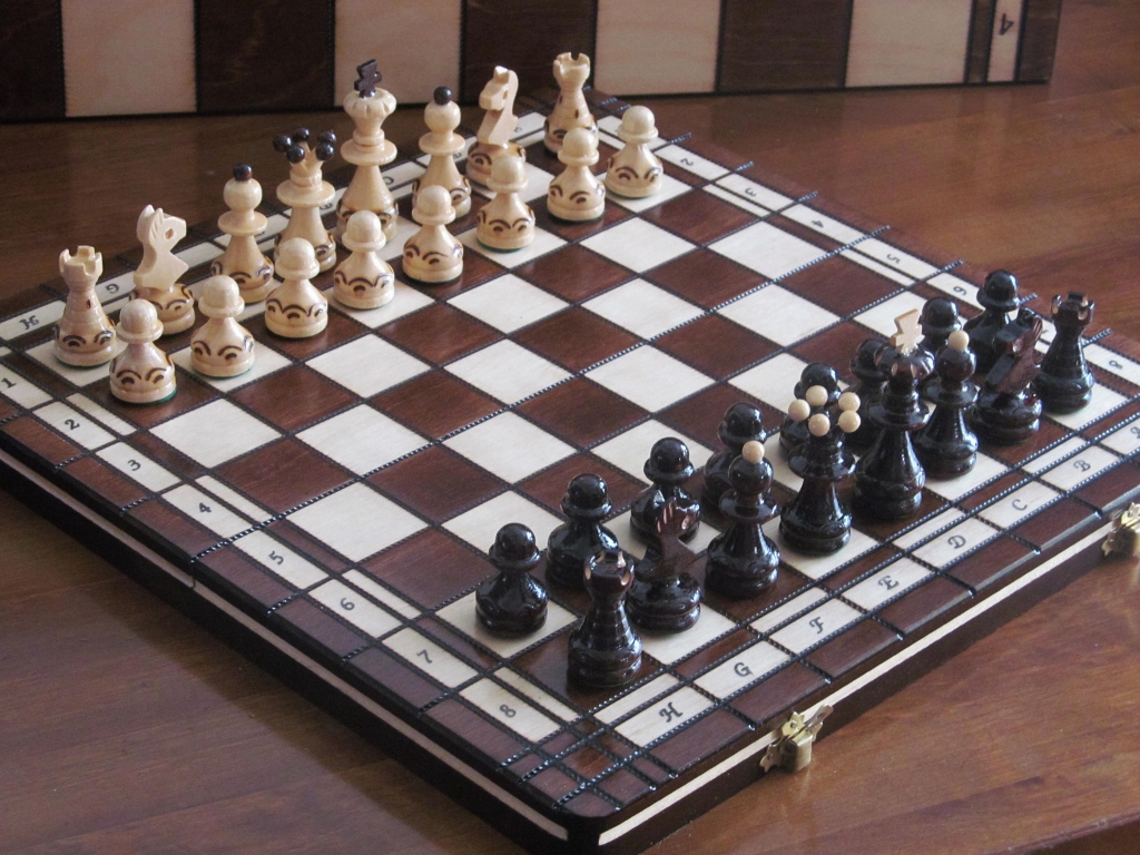 Brand New ♞ Hand Crafted Ambassador Wooden Chess Set 56cm x 56cm♚