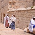 Pod murami Bazyliki Narodzenia w Betlejem