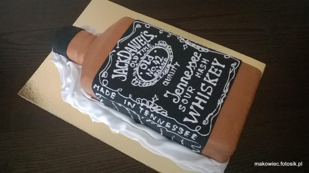 Jack Daniels #tort z #jackiem #danielsem #jzck #daniels #tort #artystyczny #tort #okolicznościowy #tort #butelka