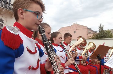 Koncert przy fontannach. Dyryguje Dariusz Krajewski #Grandioso #MDK #Radom