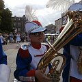 Musztra i koncert plenereowy na ulizy Żeromskiego w Radomiu. 18 czerwca 2016 r.. Tamburmajorka - Julia Rogala, dyrygent - Dariusz Krajewski