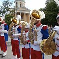 Musztra i koncert plenereowy na ulizy Żeromskiego w Radomiu. 18 czerwca 2016 r.. Tamburmajorka - Julia Rogala, dyrygent - Dariusz Krajewski