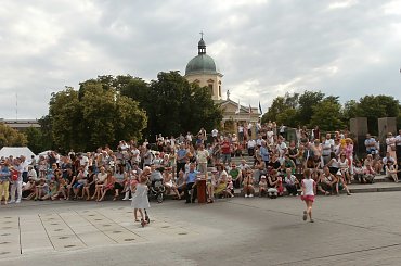Koncert przy fontannach. Dyryguje Dariusz Krajewski #Grandioso #MDK #Radom