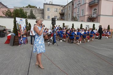 Koncert przy fontannach. Dyryguje Dariusz Krajewski #Grandioso #MDK #Radom