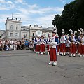 Musztra i koncert plenereowy na ulizy Żeromskiego w Radomiu. 18 czerwca 2016 r.. Tamburmajorka - Julia Rogala, dyrygent - Dariusz Krajewski