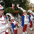 Musztra i koncert plenereowy na ulizy Żeromskiego w Radomiu. 18 czerwca 2016 r.. Tamburmajorka - Julia Rogala, dyrygent - Dariusz Krajewski