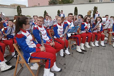 Koncert przy fontannach. Dyryguje Dariusz Krajewski #Grandioso #MDK #Radom