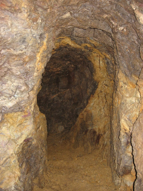 Sztolnia wydobywcza, średniowieczny przodek górniczy pogłębiony kiedyś czarnym prochem #sztolnia